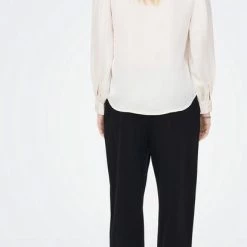 ONLY ONLZORA LS PUFF SHIRT NOOS WVN Dames Shirt - Maat L 17 ONLY ONLZORA LS PUFF SHIRT NOOS WVN Dames Shirt - Maat L -Dameskleding Verkoop 414x840 3