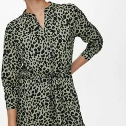 ONLY ONLCORY L/S V-NECK TUNIC WVN NOOS Dames T-shirt - Maat L 19 ONLY ONLCORY L/S V-NECK TUNIC WVN NOOS Dames T-shirt - Maat L -Dameskleding Verkoop 450x840 1