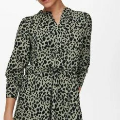 ONLY ONLCORY L/S V-NECK TUNIC WVN NOOS Dames T-shirt - Maat L 25 ONLY ONLCORY L/S V-NECK TUNIC WVN NOOS Dames T-shirt - Maat L -Dameskleding Verkoop 470x840 2