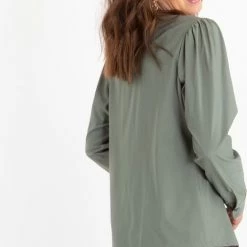 Groene Blouse Van Je M'appelle - Dames - Travelstof - Maat S - 5 Maten Beschikbaar 14 Groene Blouse Van Je M'appelle - Dames - Travelstof - Maat S - 5 Maten Beschikbaar -Dameskleding Verkoop 520x840 3