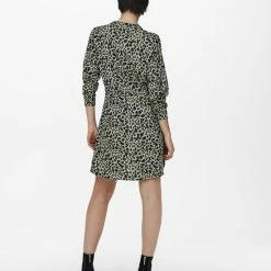 ONLY ONLCORY L/S V-NECK TUNIC WVN NOOS Dames T-shirt - Maat L 16 ONLY ONLCORY L/S V-NECK TUNIC WVN NOOS Dames T-shirt - Maat L -Dameskleding Verkoop 550x733 297