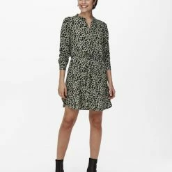 ONLY ONLCORY L/S V-NECK TUNIC WVN NOOS Dames T-shirt - Maat L 17 ONLY ONLCORY L/S V-NECK TUNIC WVN NOOS Dames T-shirt - Maat L -Dameskleding Verkoop 550x733 298