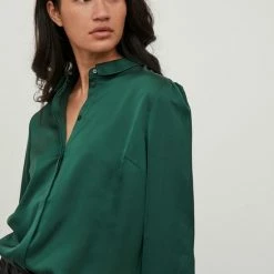 Vila Blouse Viellette Satin L/s Shirt/su - Noos 14063320 Pineneedle Dames Maat - W44 17 Vila Blouse Viellette Satin L/s Shirt/su - Noos 14063320 Pineneedle Dames Maat - W44 -Dameskleding Verkoop 550x733 414