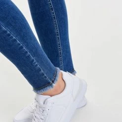 ONLY ONLBLUSH LIFE MID ANK RAW REA1303 NOOS Dames Jeans - Maat 31 ONLY ONLBLUSH LIFE MID ANK RAW REA1303 NOOS Dames Jeans - Maat -Dameskleding Verkoop 550x733 603