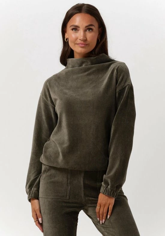 Moscow Taylor-1 Truien & Vesten - Olijf 1 Moscow Taylor-1 Truien & Vesten - Olijf