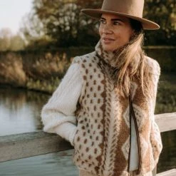 Alwero Dames Gilet "Gerda Aran 100% Wol " Bruin - Maat M 10 Alwero Dames Gilet "Gerda Aran 100% Wol " Bruin - Maat M -Dameskleding Verkoop 550x823 2