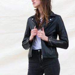 GILL'S QUEEN BLACK - Dames Leren Jas - Biker Jack - 100% Lamsleer - Zwart 8 GILL'S QUEEN BLACK - Dames Leren Jas - Biker Jack - 100% Lamsleer - Zwart -Dameskleding Verkoop 550x824 104