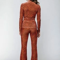 Colourful Rebel Star Velvet Broek Oranje Dames - Wijduitlopende Fit - Polyester - L 8 Colourful Rebel Star Velvet Broek Oranje Dames - Wijduitlopende Fit - Polyester - L -Dameskleding Verkoop 550x824 163