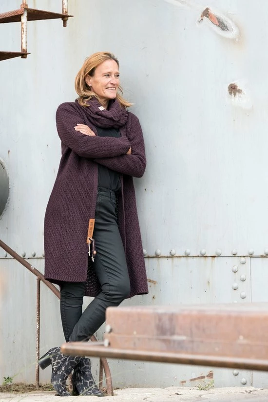 Knit Factory Luna Lang Gebreid Dames Vest - Bordeaux - 40/42 18 Knit Factory Luna Lang Gebreid Dames Vest - Bordeaux - 40/42 - Afbeelding 18