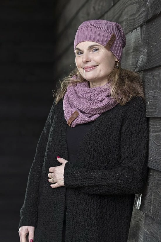 Knit Factory Luna Lang Gebreid Dames Vest - Bordeaux - 40/42 15 Knit Factory Luna Lang Gebreid Dames Vest - Bordeaux - 40/42 - Afbeelding 15