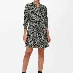 ONLY ONLCORY L/S V-NECK TUNIC WVN NOOS Dames T-shirt - Maat L 27 ONLY ONLCORY L/S V-NECK TUNIC WVN NOOS Dames T-shirt - Maat L -Dameskleding Verkoop 550x825 278