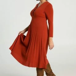 Cassis Lange, Effen Plisséjurk Met Decoratieve Knopen -Dameskleding Verkoop 550x825 512